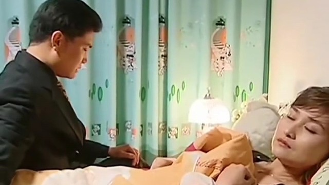 小伙看望老板娘