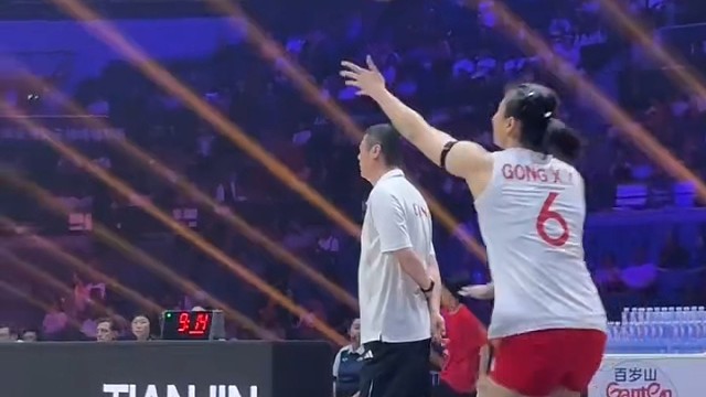 6号小龚这球抛得，紧张感直接拉满