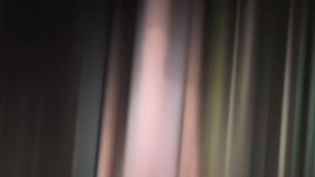 你不是她
