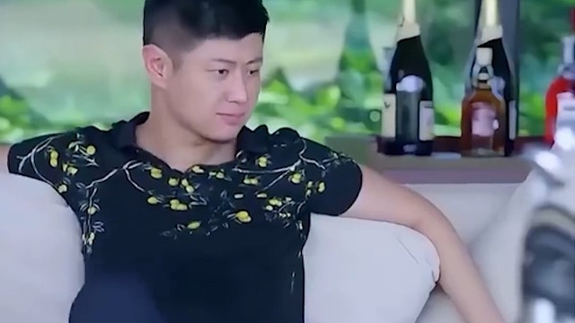 这身材和脸蛋都能拒绝的确有点装了