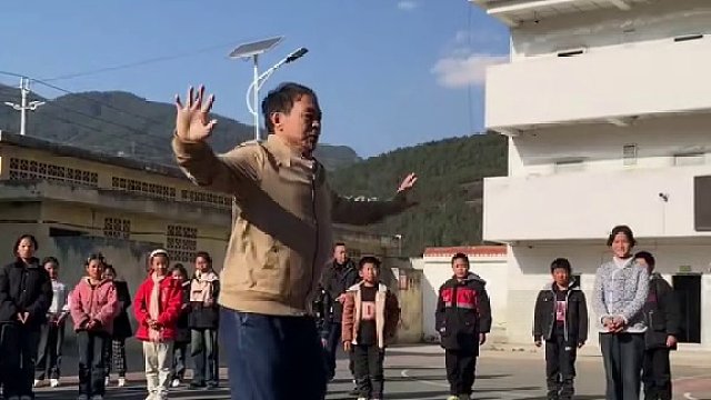 马保国老师给孩子们表演五连鞭#拳峰赛事 #马保国