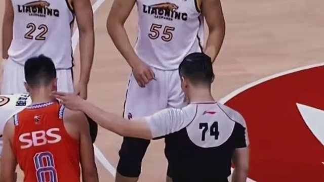 感谢福建现场mc对郭艾伦送上祝福！