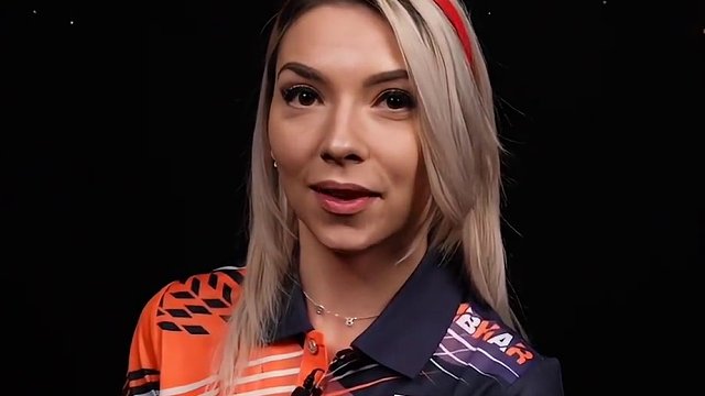 请查收你的圣诞和元旦祝福！
Merry Christmas and happy New Year!