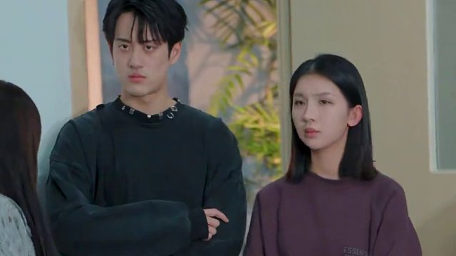 卫生巾被男同学恶意当鞋垫用，看强势班主任整治歪风邪气！#超有梗计划  #谁来v我50  #总有新姿势