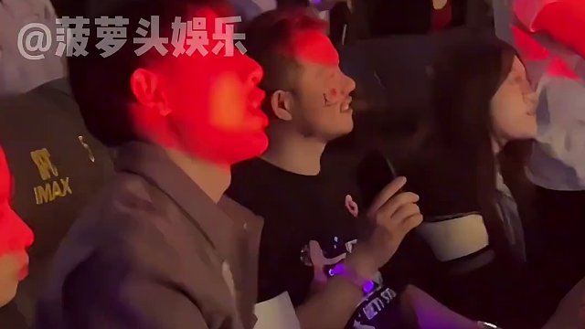 #电影泰勒时代巡回演唱会  #精神超前的人都去看霉霉了  2024竟然能在大荧幕上欣赏霉霉诶，这不快