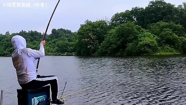 盘点钓鱼佬的爆杆名场面#钓鱼人 #爆杆瞬间