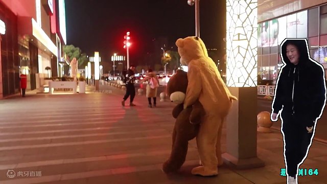 没想到假山都会自己动了 #搞笑  #爆笑  #野生大肥扬  #每日一笑 