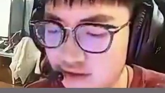 “芮娜 单杀康康”