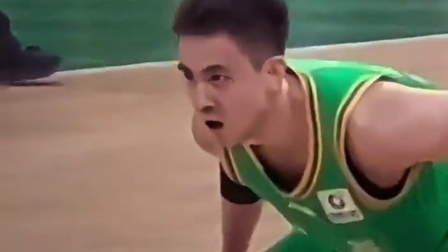 你说你惹他干什么！被激怒后赵继伟直接抢断三分命中再造成进攻犯规！#赵继伟