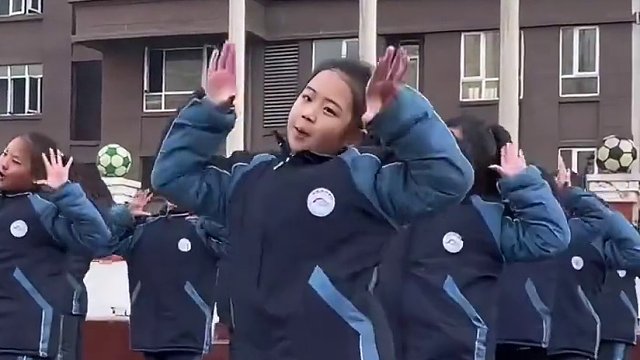 怎么做到都这么会跳的 #娱乐评论大赏 #操场上从来不缺舞者 #drama #小孩姐