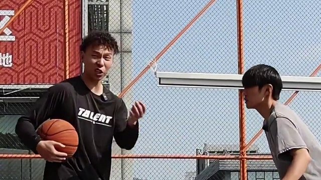 变向过不了人？点赞收藏一个小细节就有大改变！#实战篮球 #过人技巧