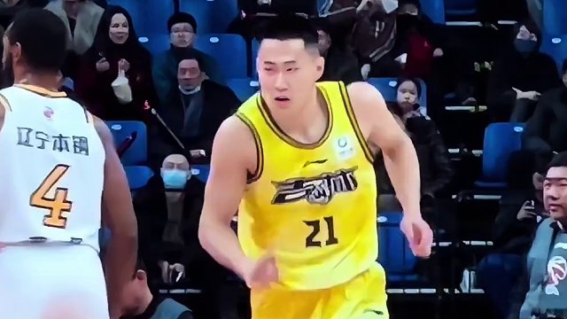 大C也用拼劲在辽宁队面前证明了自己！你的进步大家都看在眼里！加油大C！#辽宁男篮