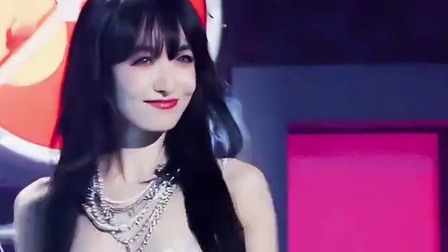 不说谁看得出这是官方宣传片啊！#宋茜陈星旭新剧屋顶着火 #我们的翻译官