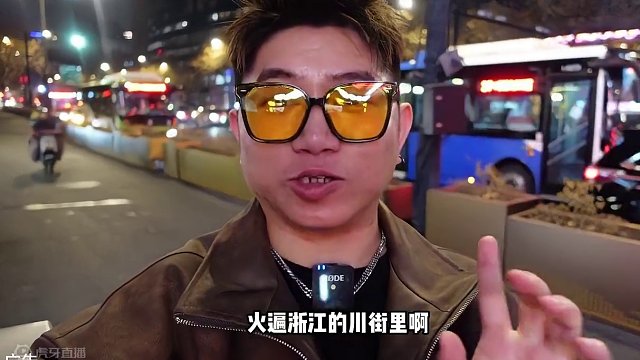 火遍浙江的川街里也来杭州了！现在还有25代50的代金券！想体验川蜀美食的赶紧冲#川街里 #杭州川菜 