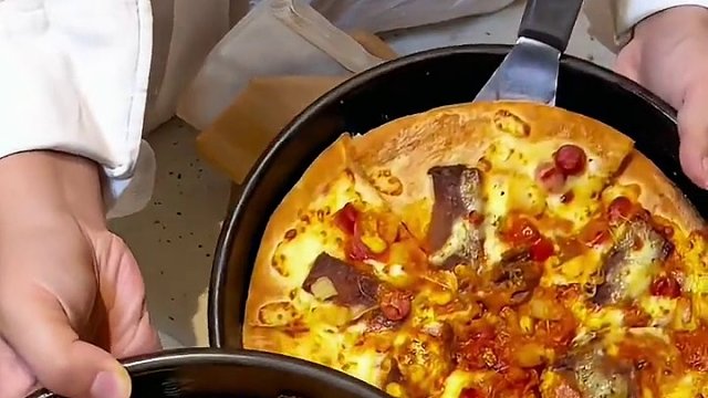 囤了必胜客49买一送一的赶紧退了吧！必胜客59买一送一的还能选榴莲披萨！还可以分次核销！#必胜客 #