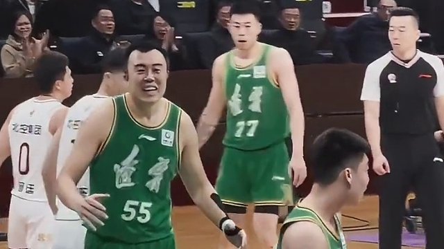 两记暴扣直接点燃主场！大牙这球扣进了绝对赛季五佳球！#辽宁男篮