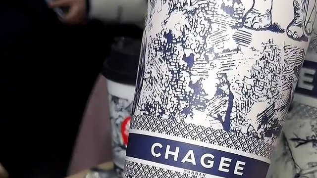 霸王茶姬开业预售居然买一送一才20.9！这波长沙六店同开的活动也太炸裂了！姐妹们赶紧先囤哇~#霸王茶